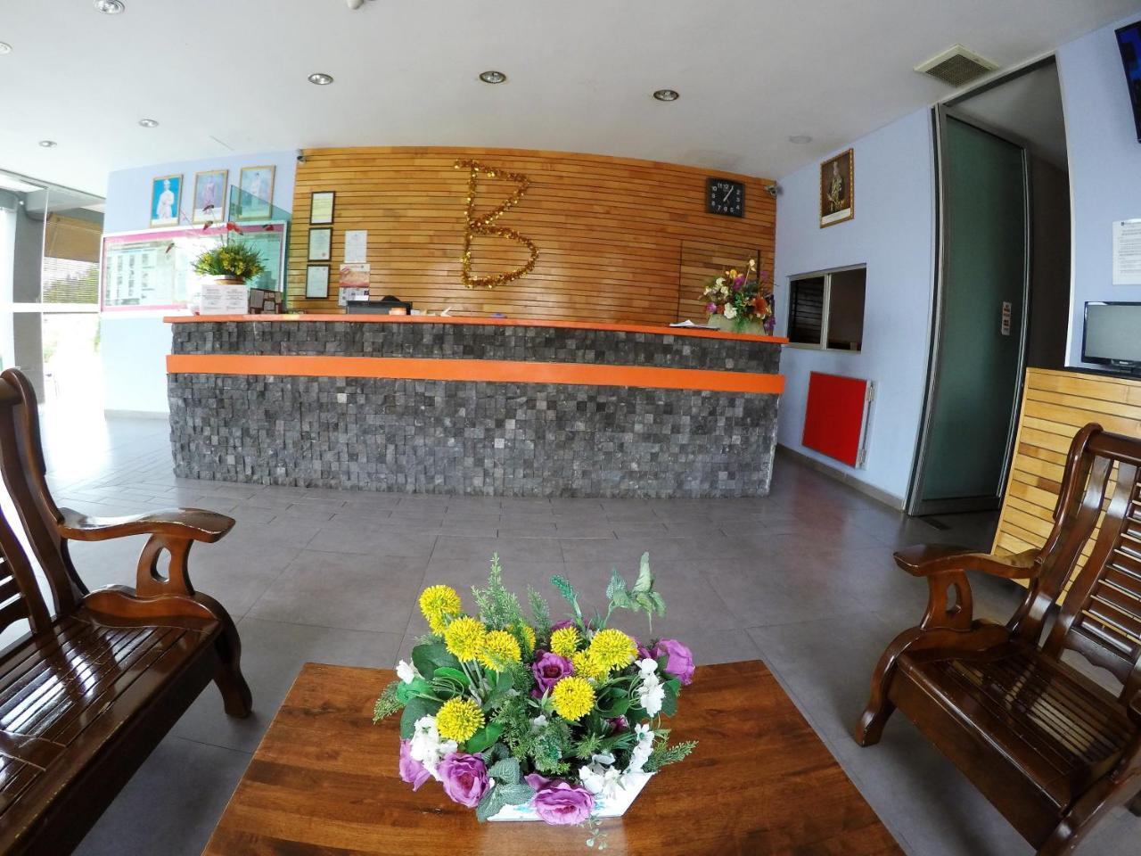 Hotel Bestari Куала-Липис Экстерьер фото